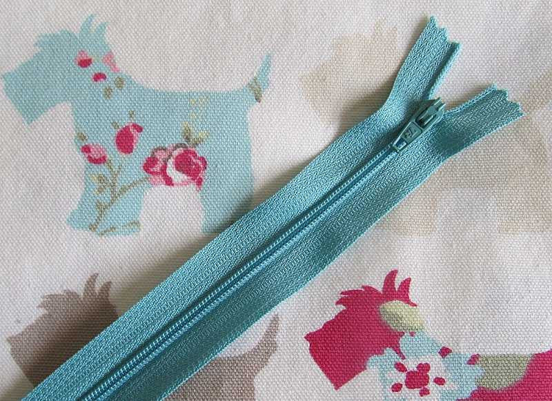 Closed End Zip - 7" (18cm)