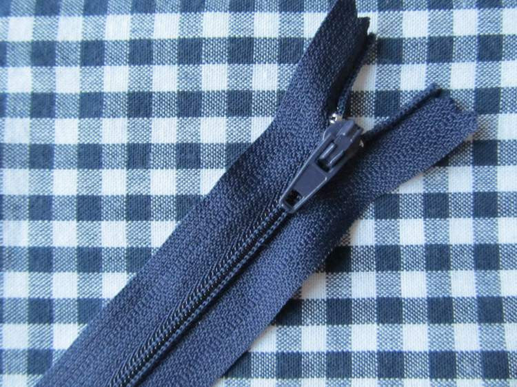 Pack of 5 Closed End Zips - 10" (25cm)