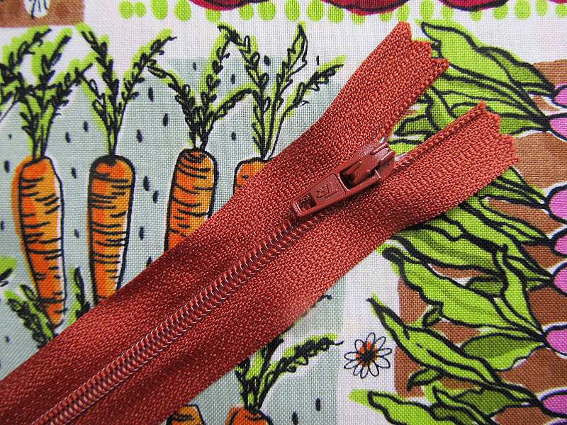 Closed End Zip - 7" (18cm)