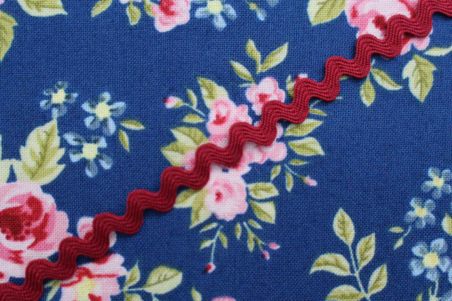 Small/Medium Ric Rac Trim - 3 Metre Length