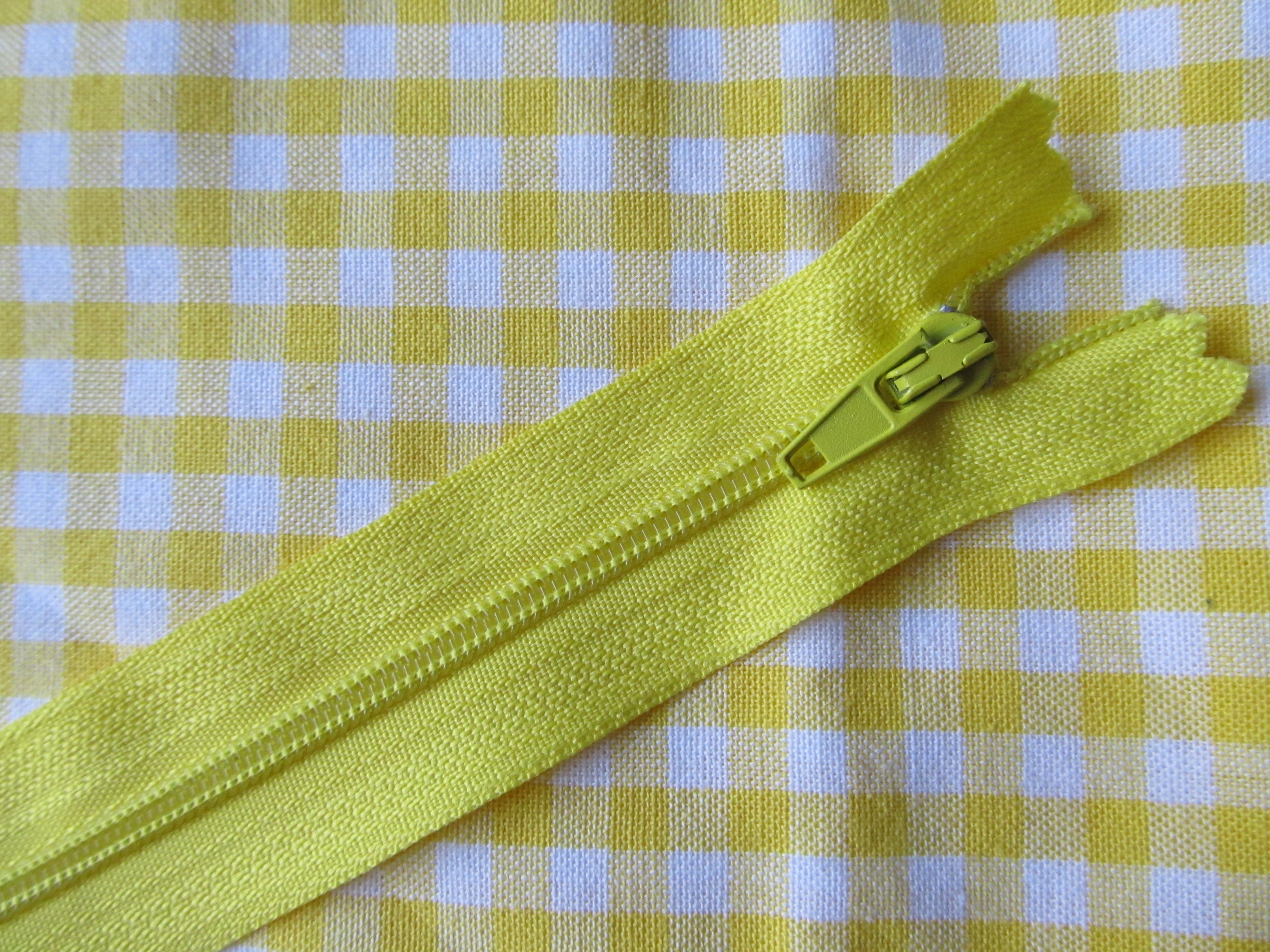 Pack of 5 Closed End Zips - 6" (15cm)