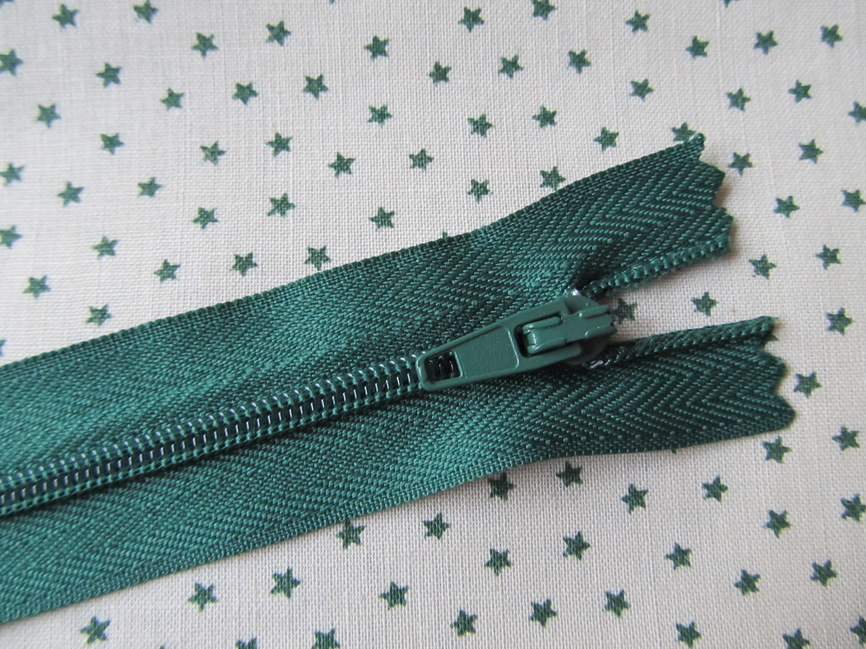 Pack of 5 Closed End Zips - 6" (15cm)