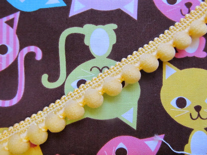 Small Pom Pom Trim with Fixed Bobbles