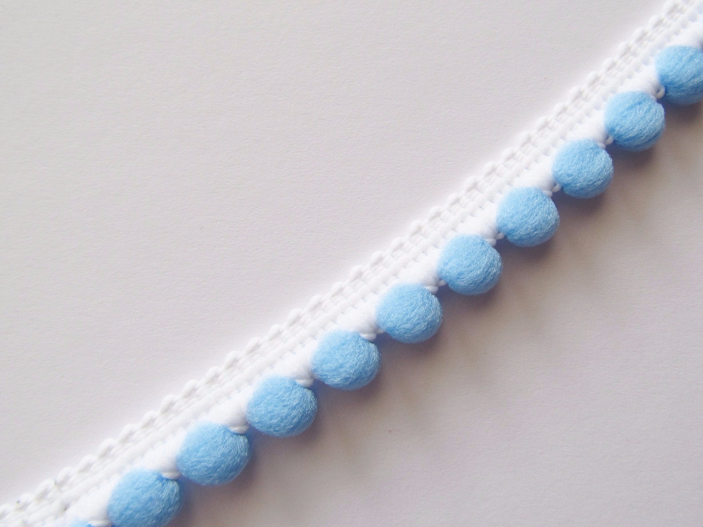 Small Pom Pom Trim with Fixed Bobbles