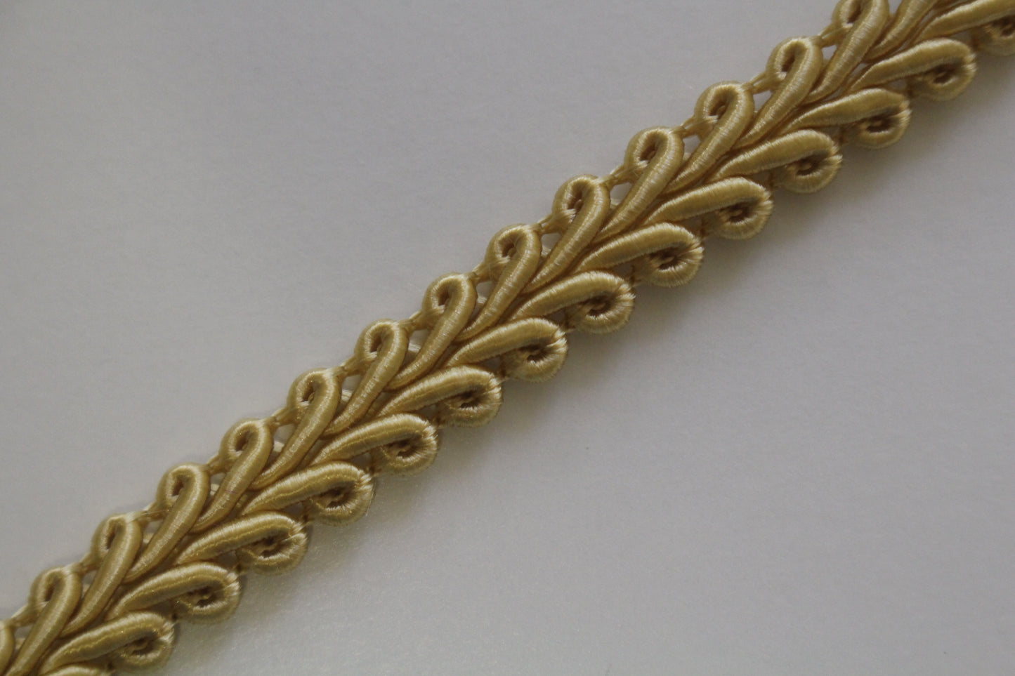 Premium 9-10mm Scroll Braid - 35 Colours