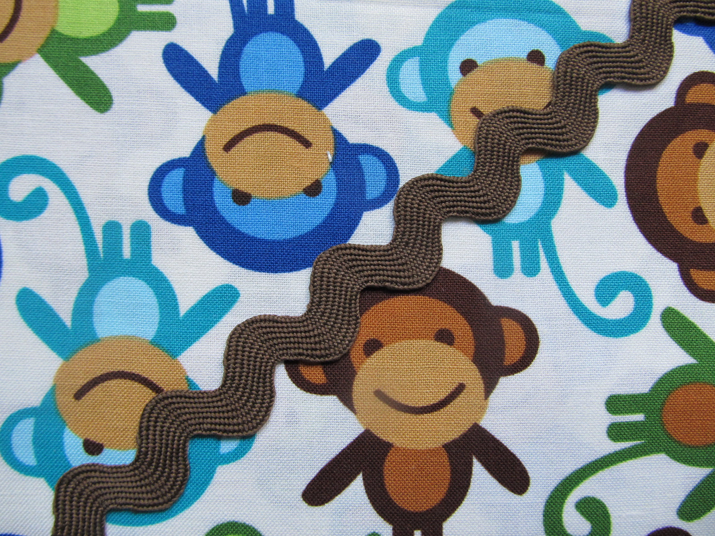 Jumbo Ric Rac Trim - 3 Metre Length