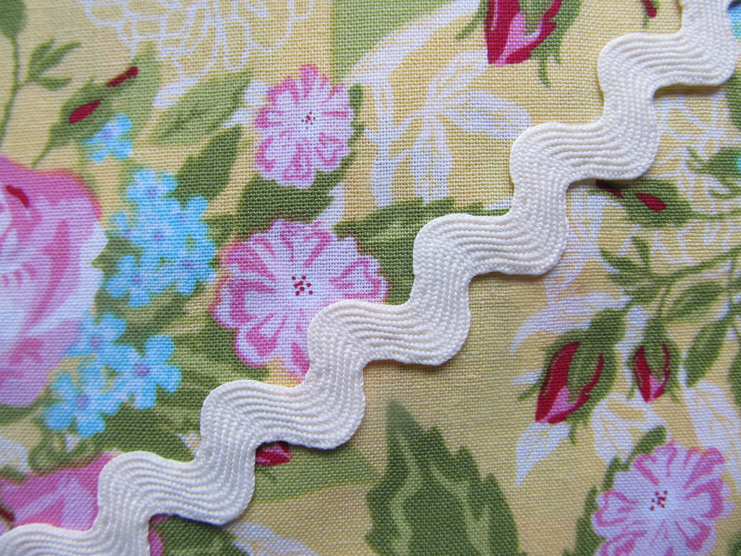 Jumbo Ric Rac Trim - 3 Metre Length