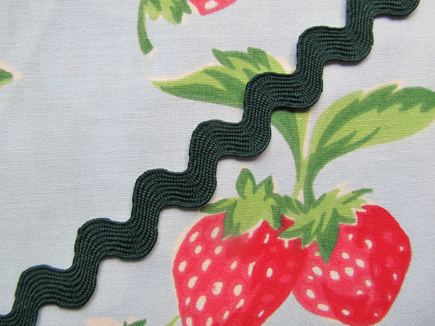 Jumbo Ric Rac Trim - 3 Metre Length
