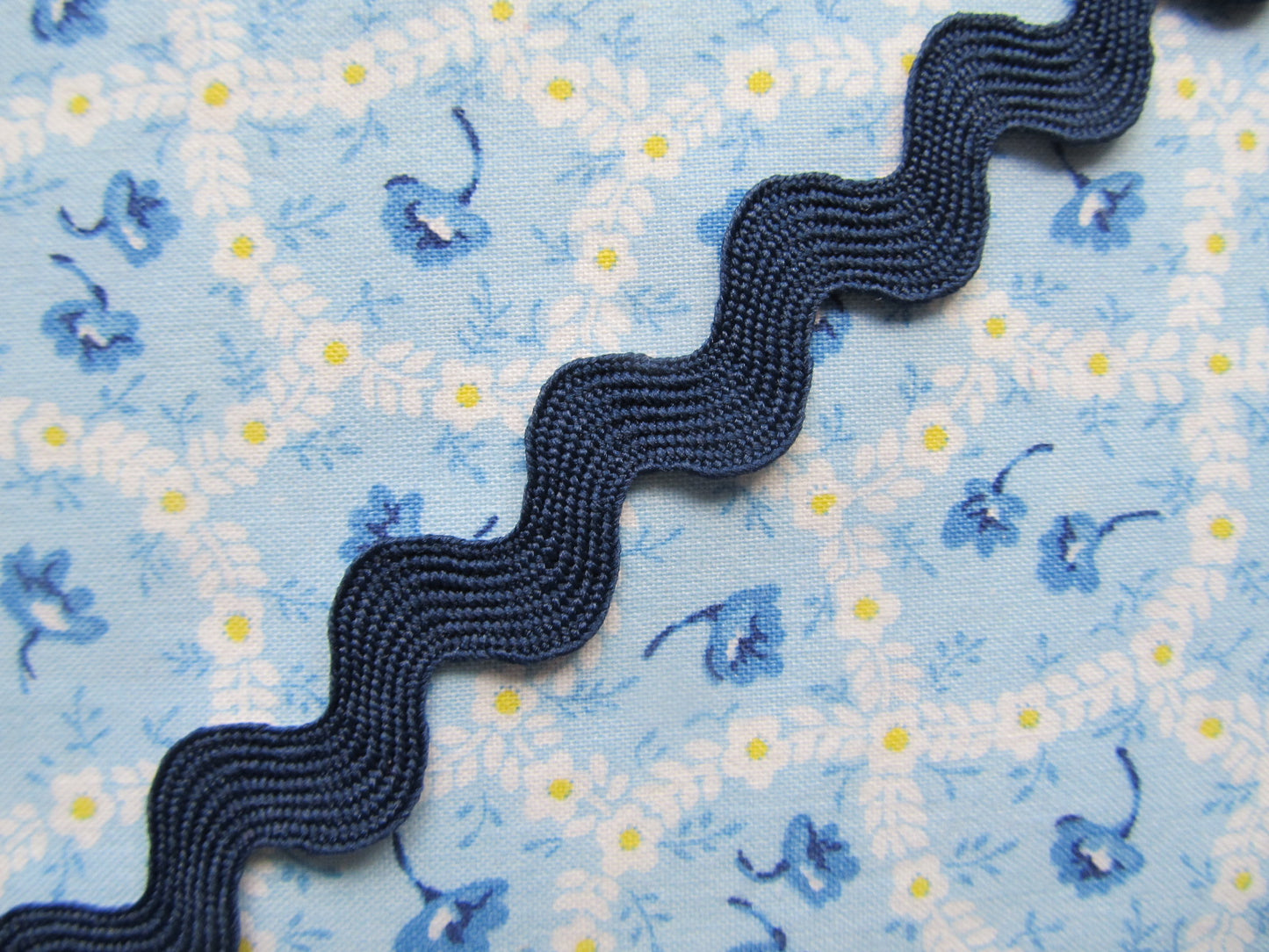Jumbo Ric Rac Trim - 3 Metre Length