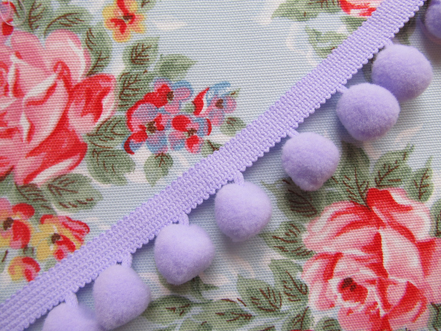 Jumbo Pom Pom Trim