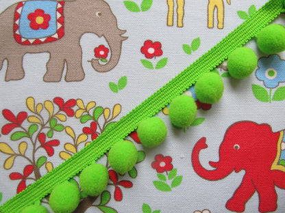 Jumbo Pom Pom Trim
