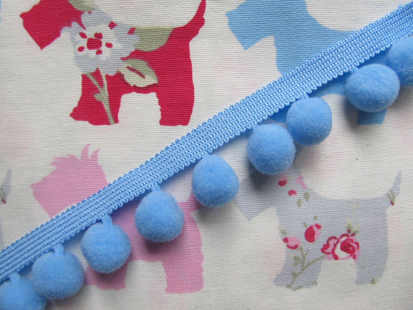 Jumbo Pom Pom Trim