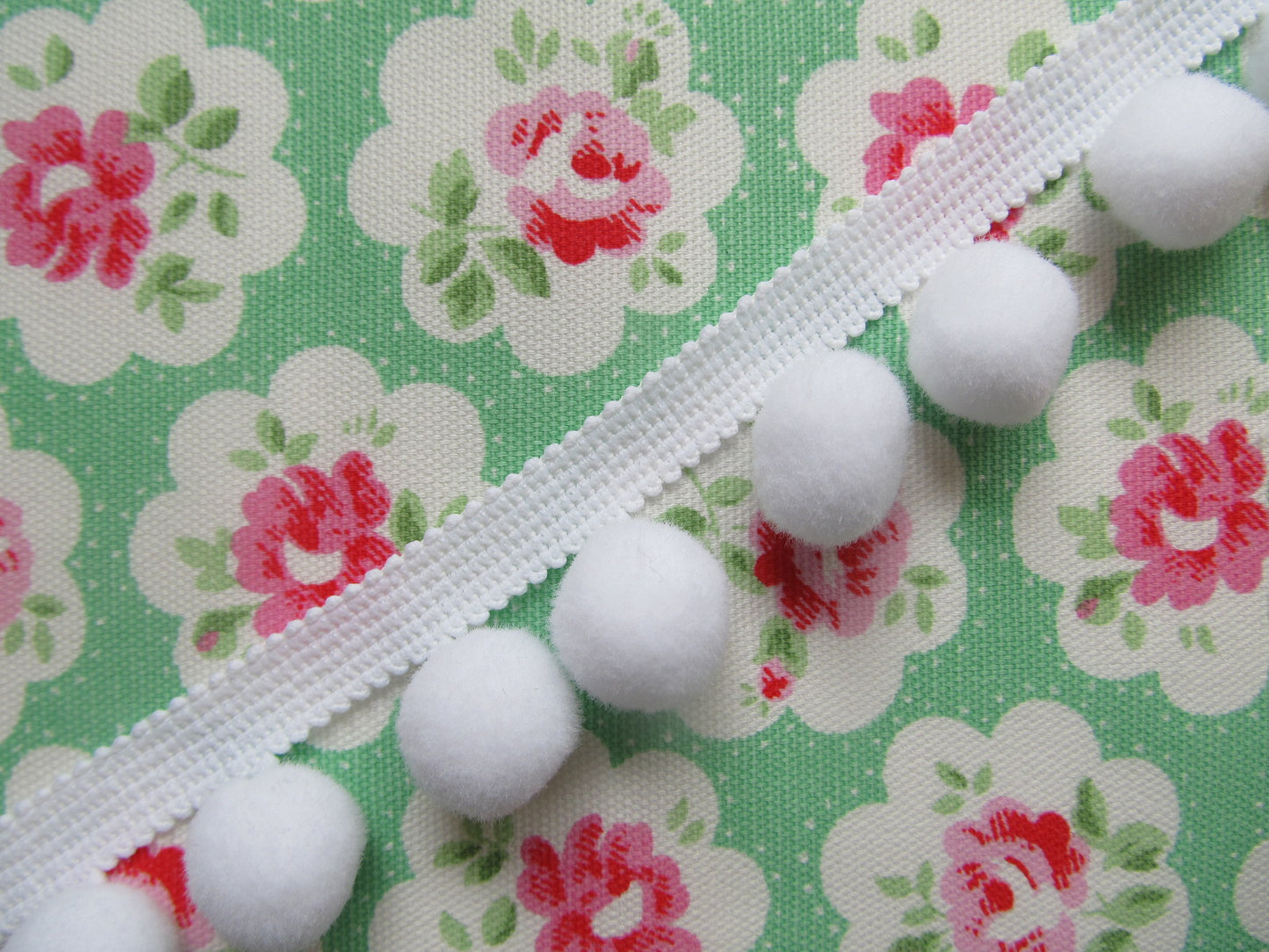 Jumbo Pom Pom Trim