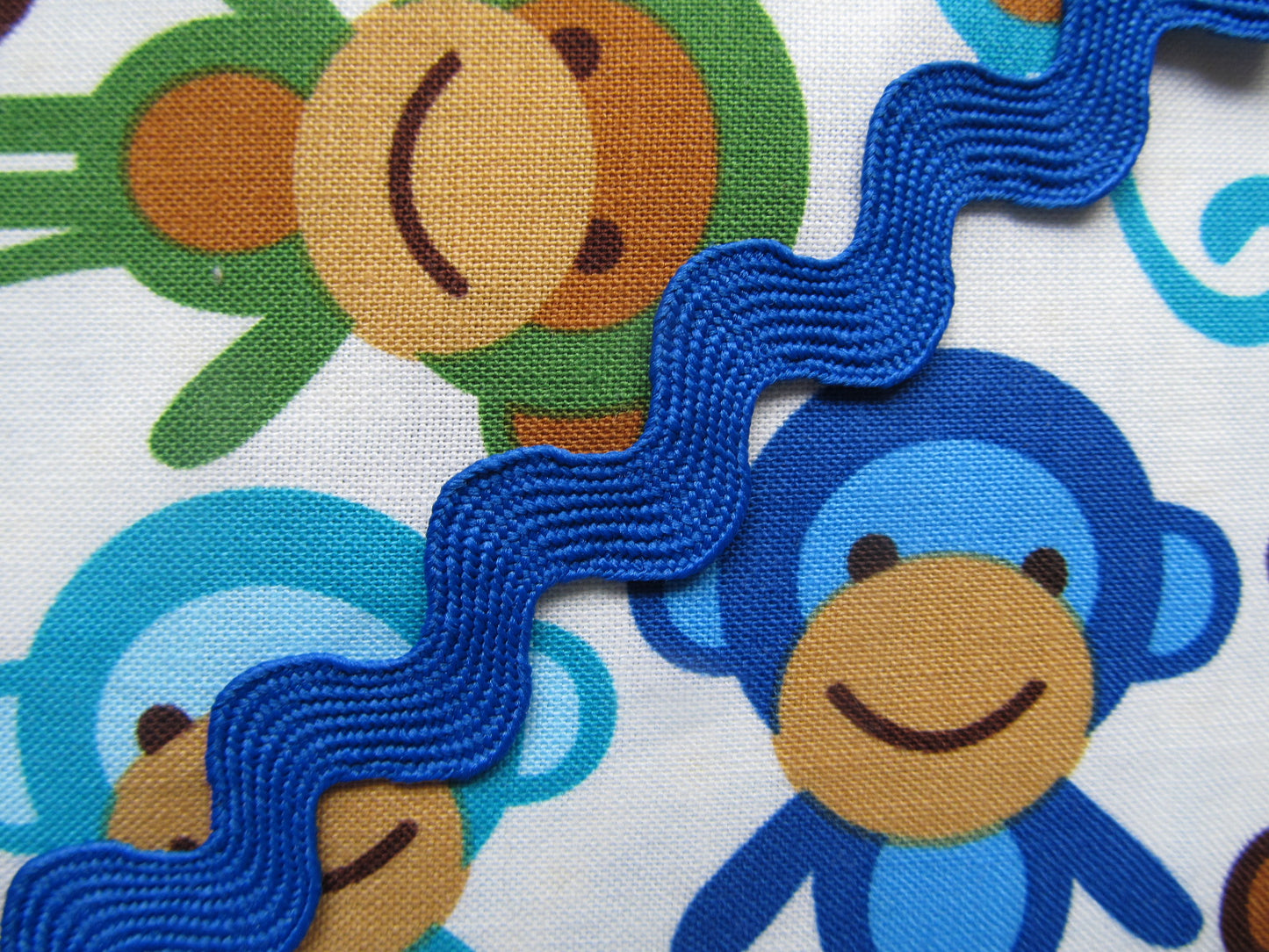 Jumbo Ric Rac Trim - 3 Metre Length