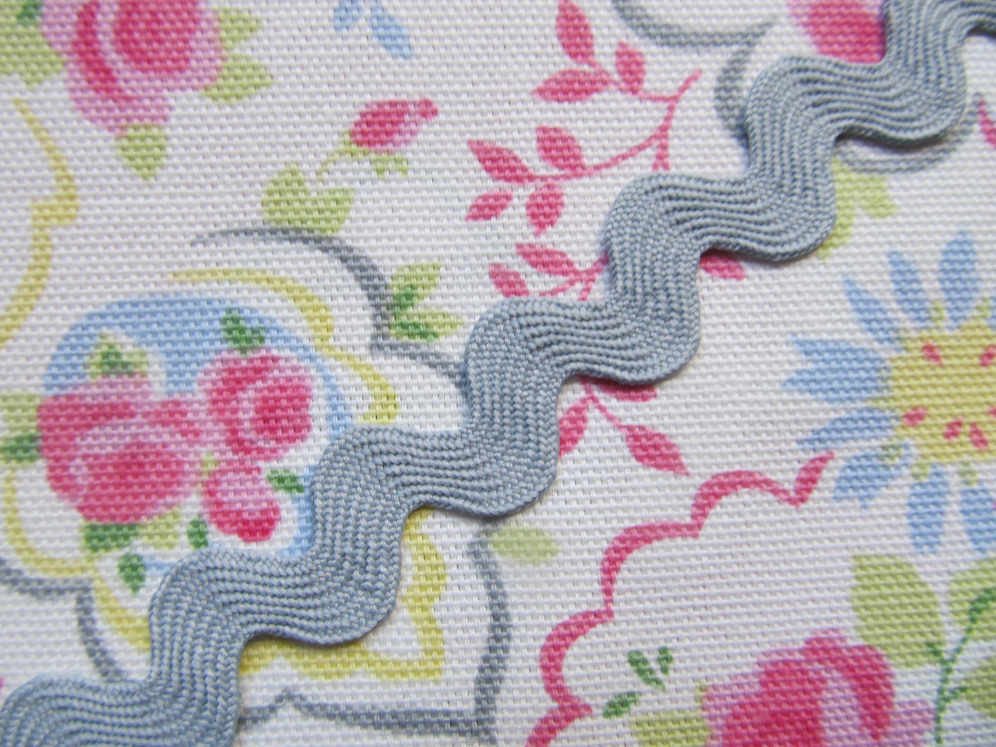Jumbo Ric Rac Trim - 3 Metre Length
