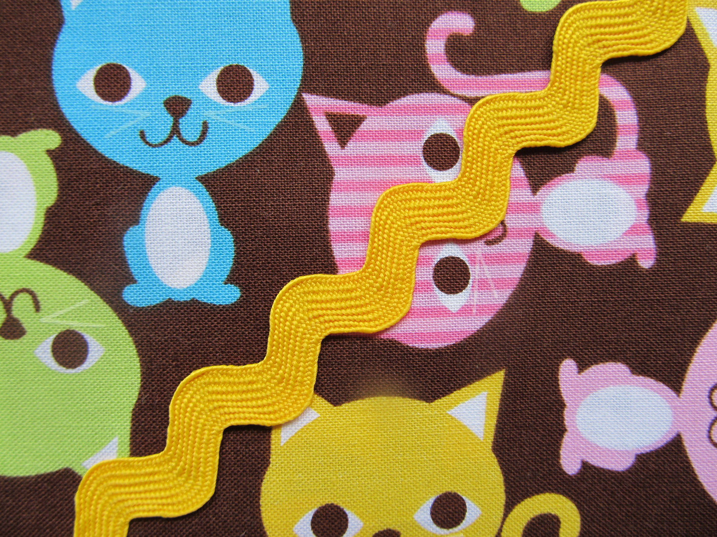 Jumbo Ric Rac Trim - 3 Metre Length