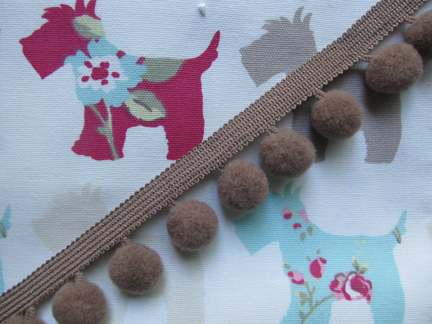Jumbo Pom Pom Trim