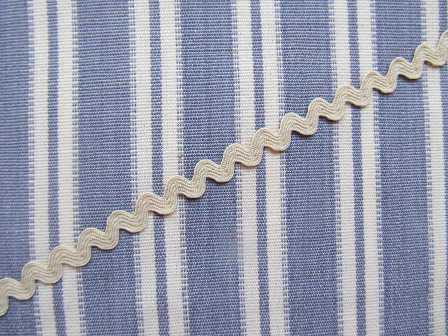 Small/Medium Ric Rac Trim - 3 Metre Length