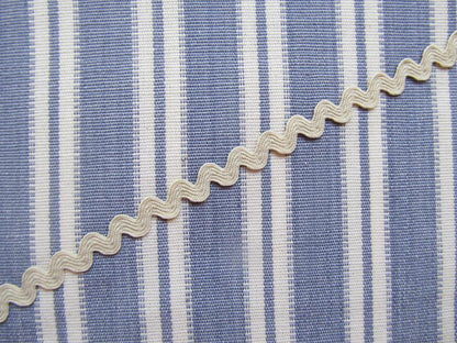 Small/Medium Ric Rac Trim - 3 Metre Length