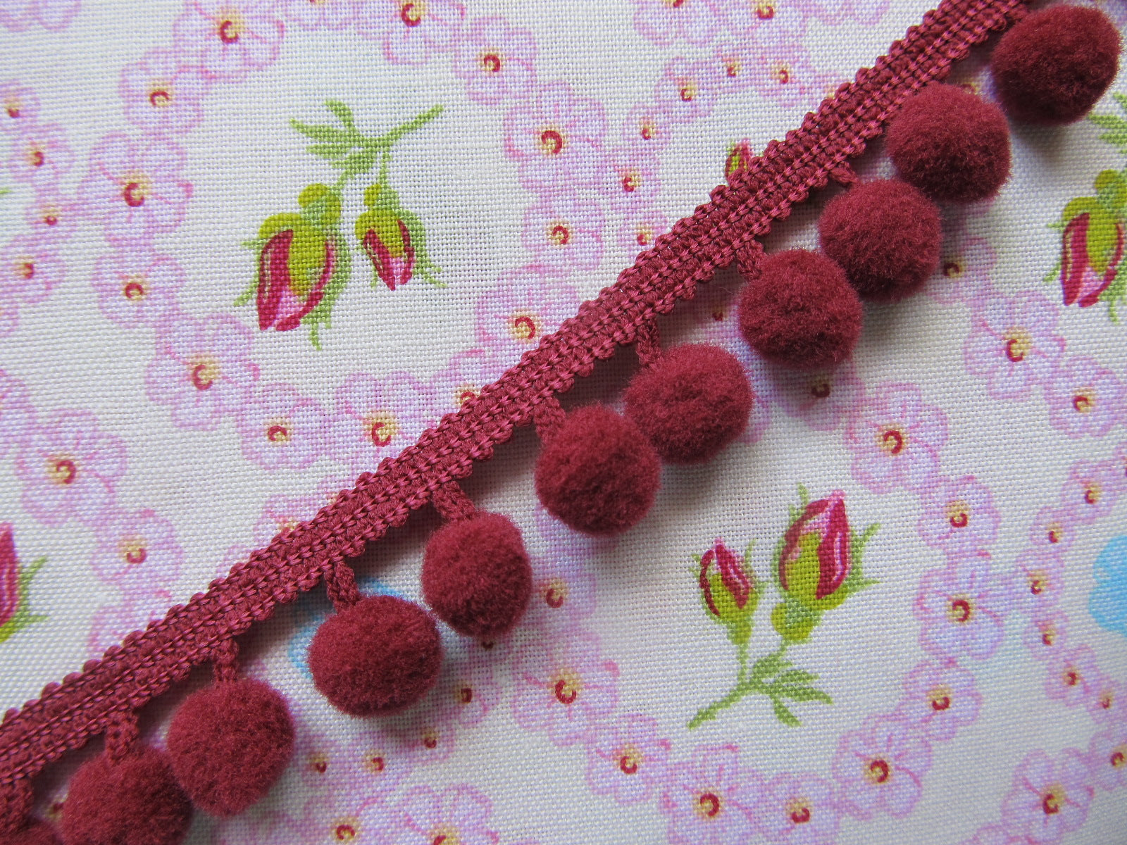 Medium Pom Pom Trim