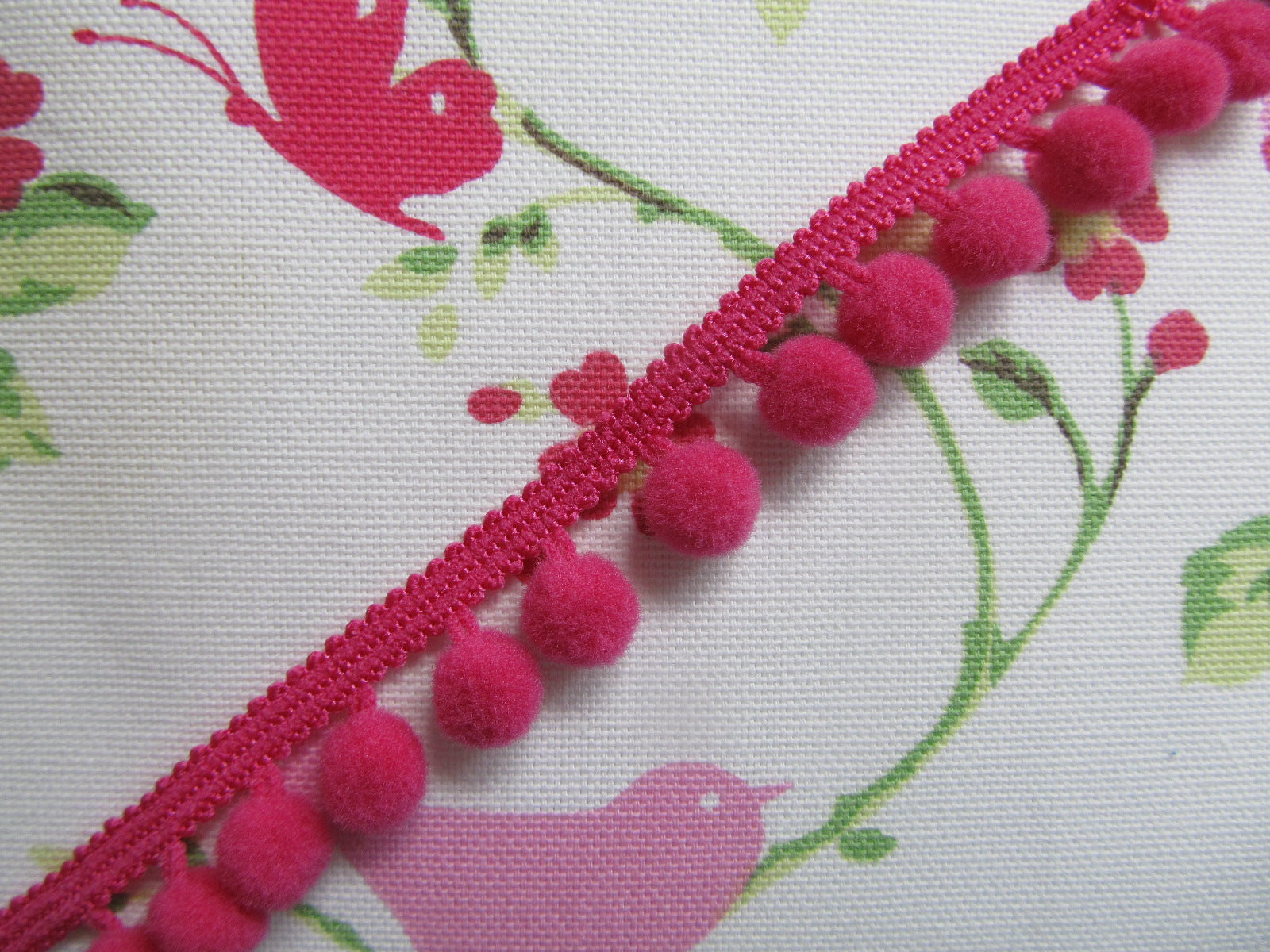 Medium Pom Pom Trim