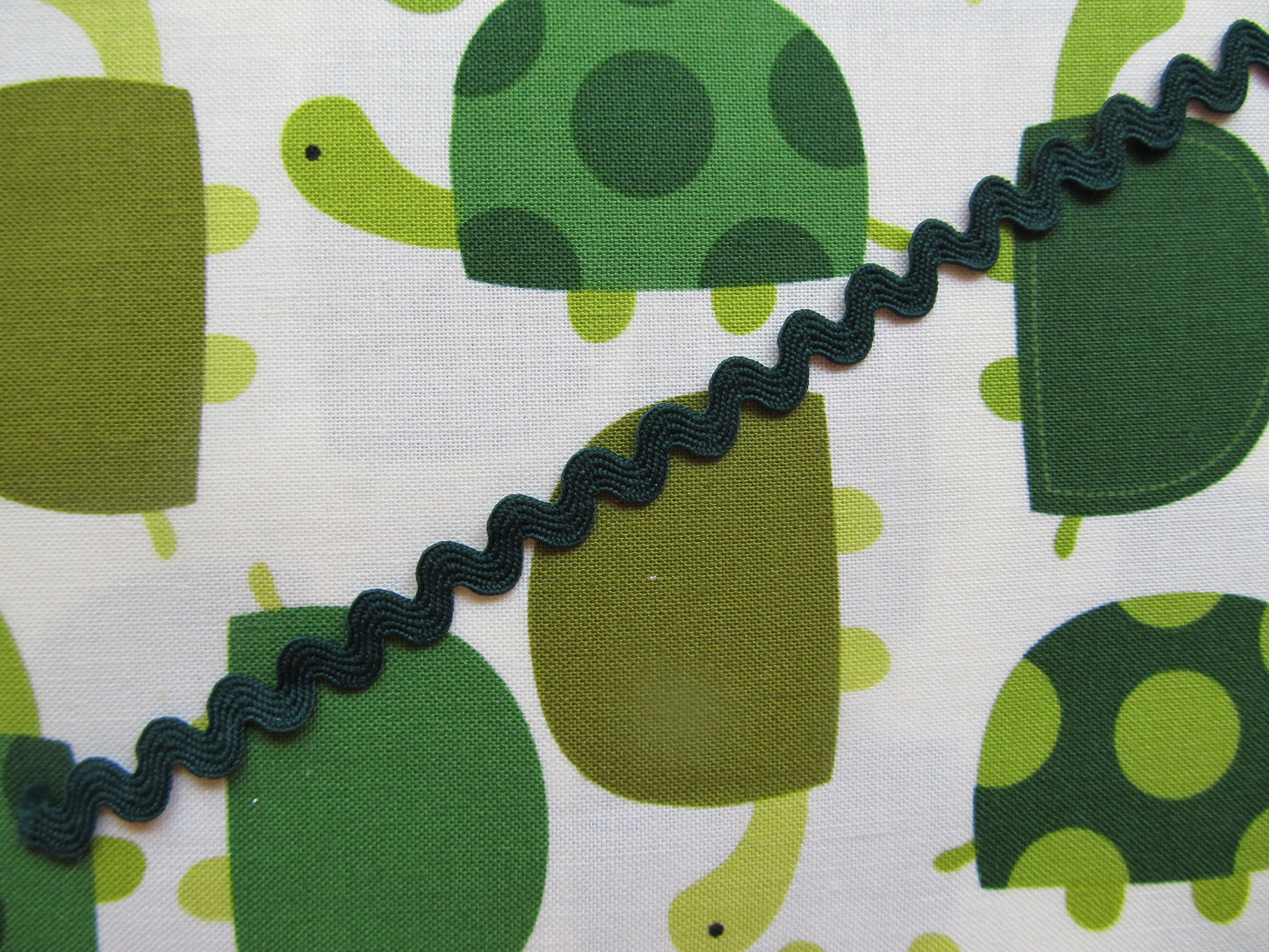 Small/Medium Ric Rac Trim - 3 Metre Length