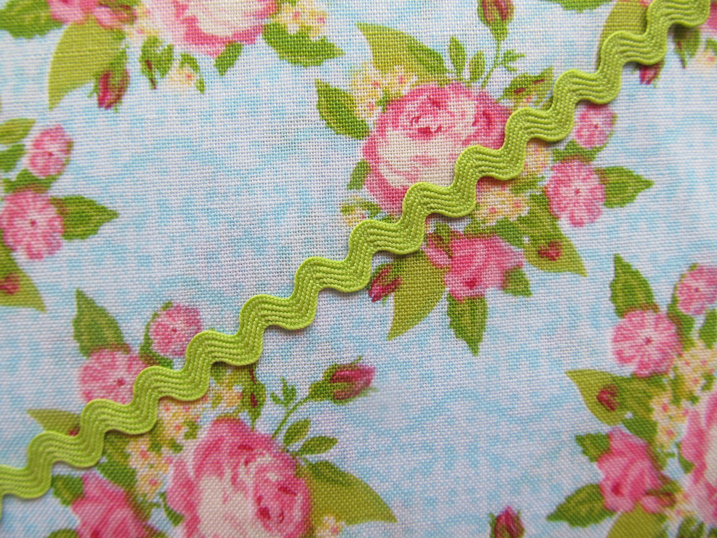 Small/Medium Ric Rac Trim - 3 Metre Length