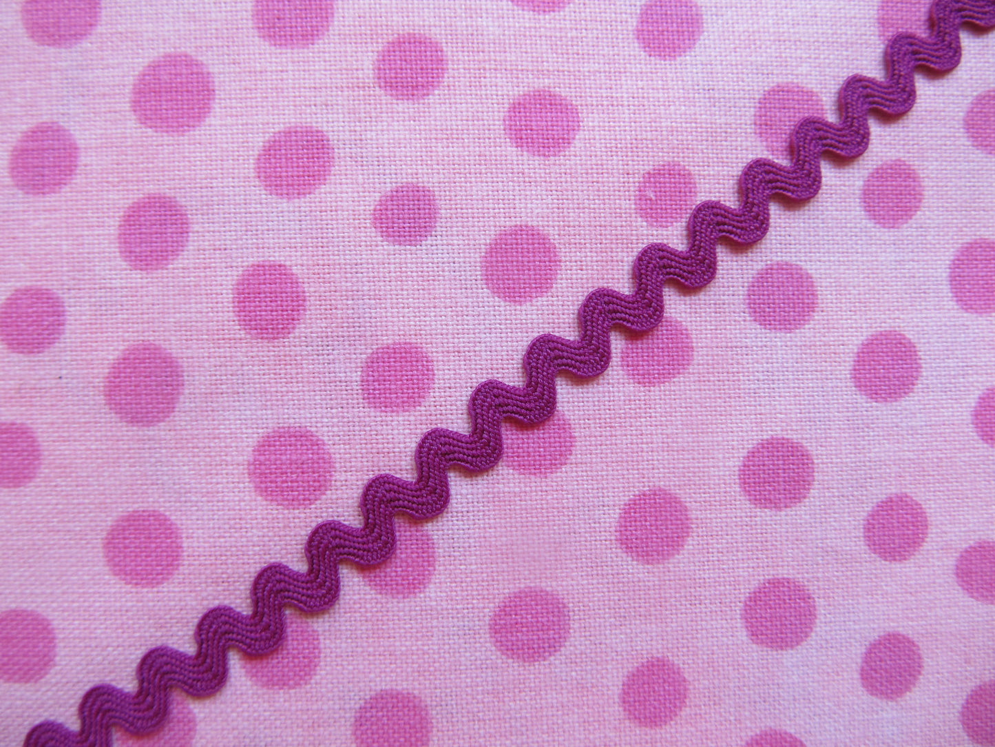 Small/Medium Ric Rac Trim - 3 Metre Length