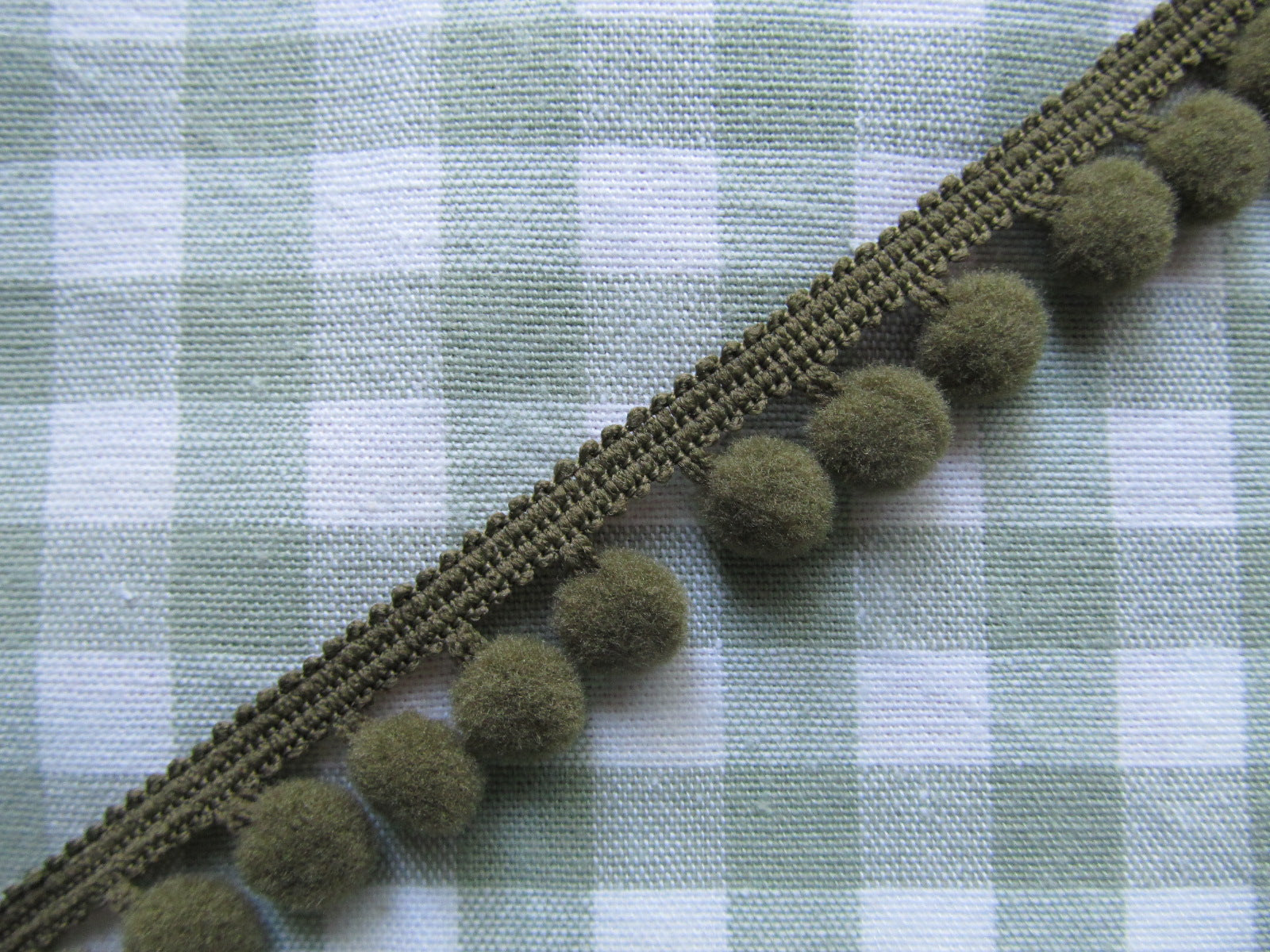Medium Pom Pom Trim