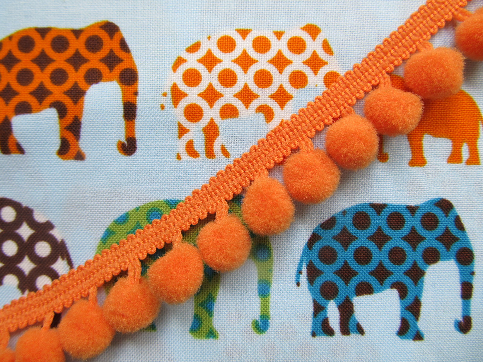 Medium Pom Pom Trim