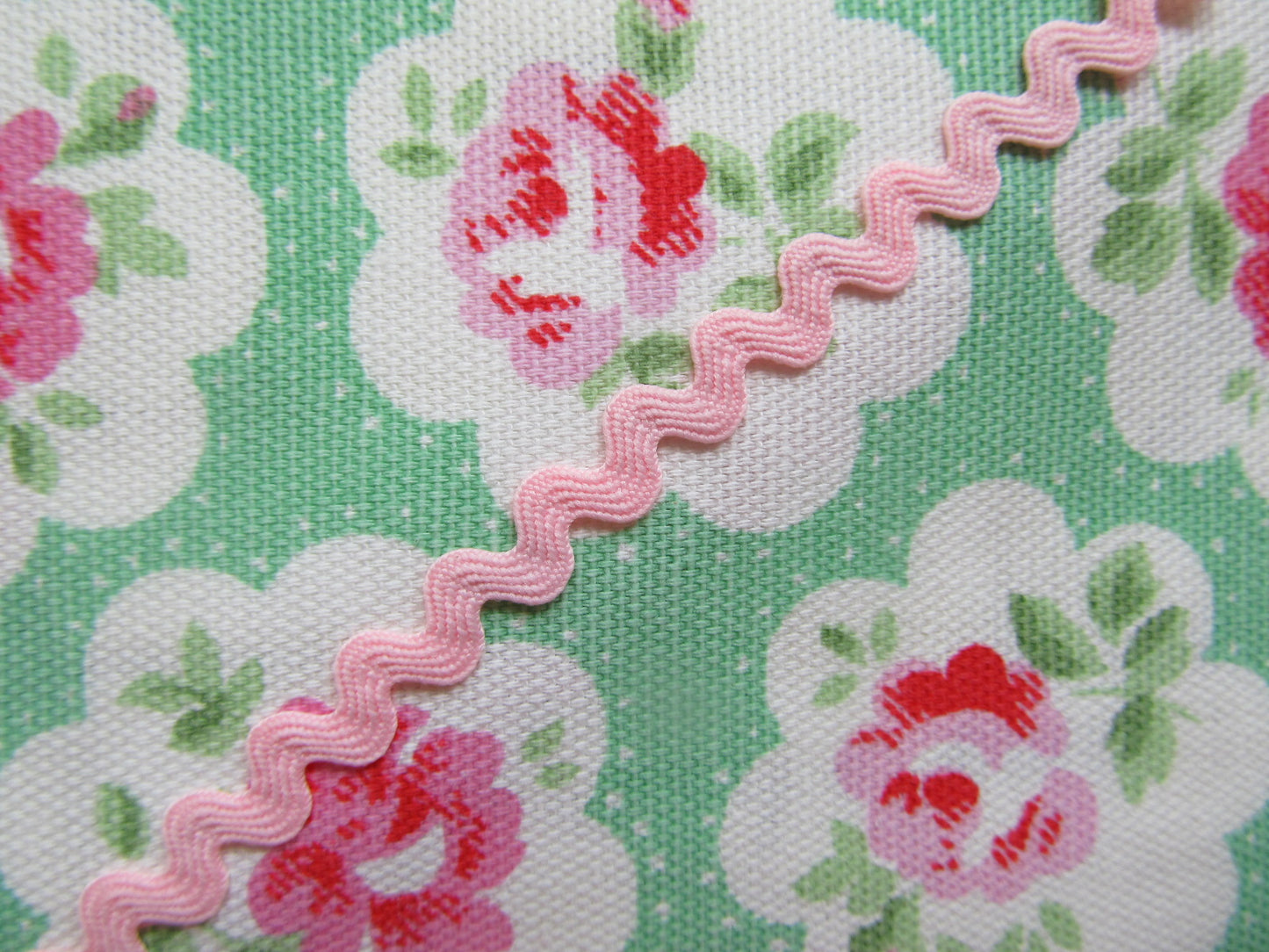 Small/Medium Ric Rac Trim - 3 Metre Length