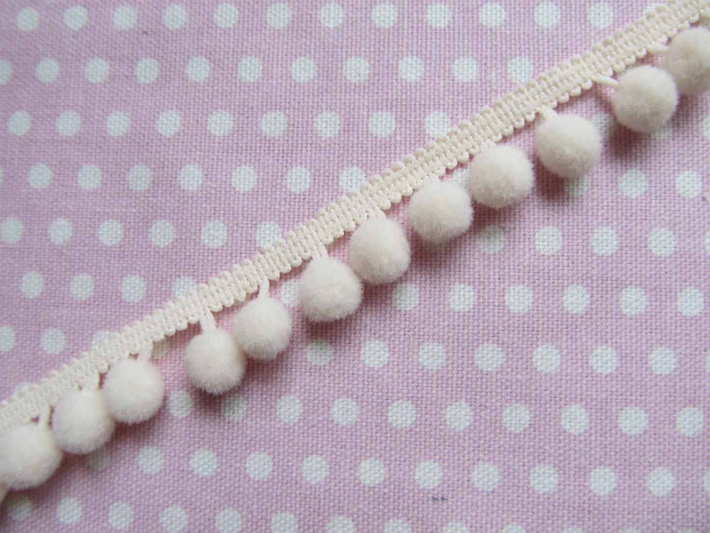 Medium Pom Pom Trim