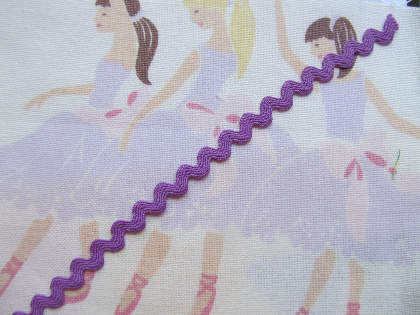 Small/Medium Ric Rac Trim - 3 Metre Length