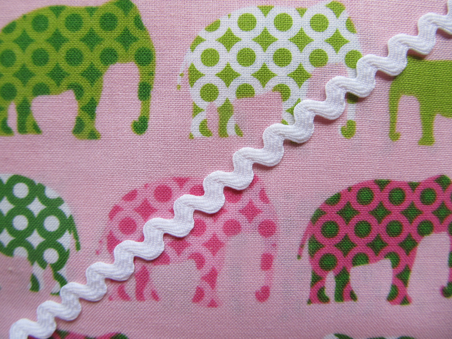 Small/Medium Ric Rac Trim - 3 Metre Length