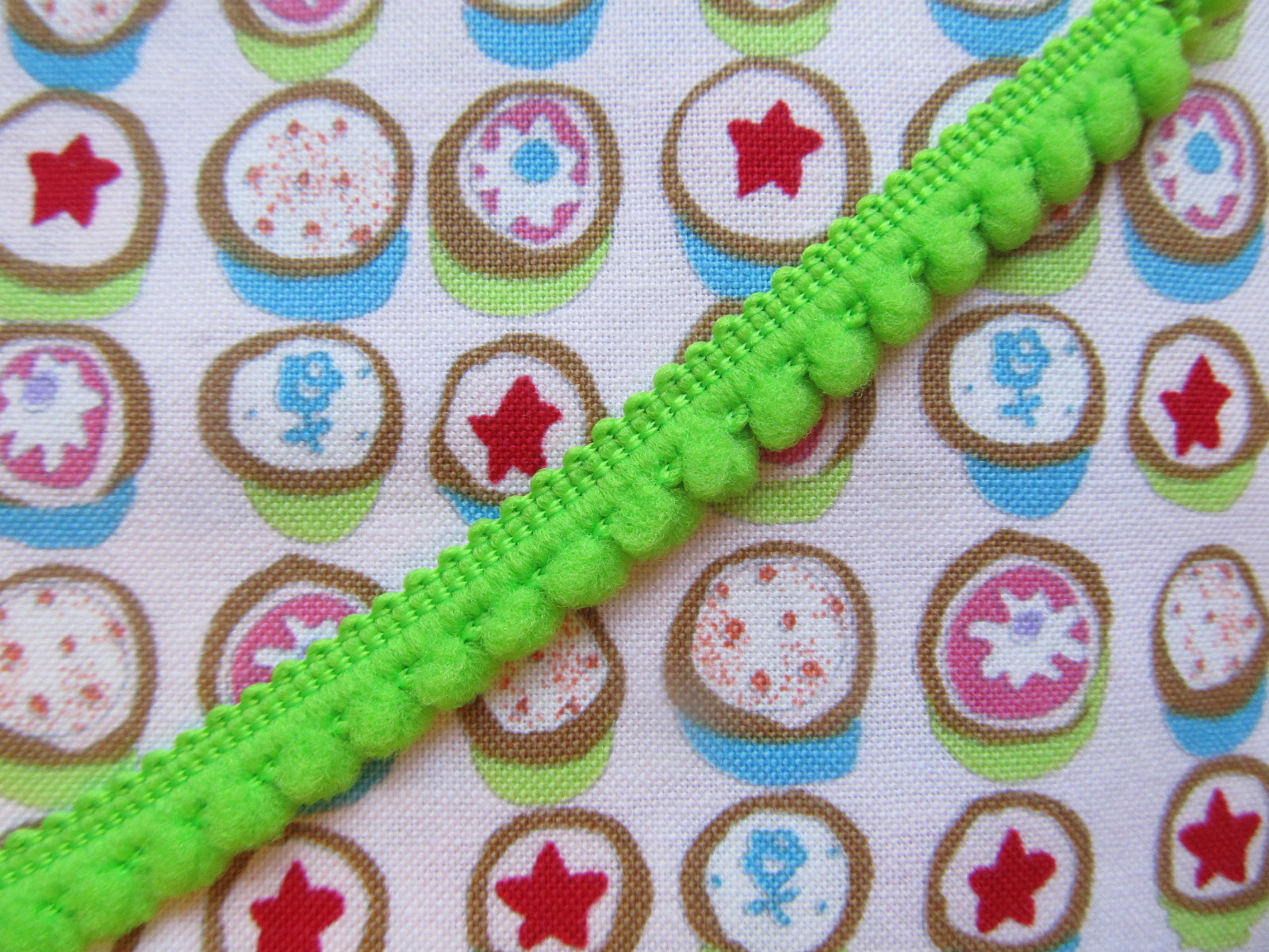 Mini Pom Pom Trim