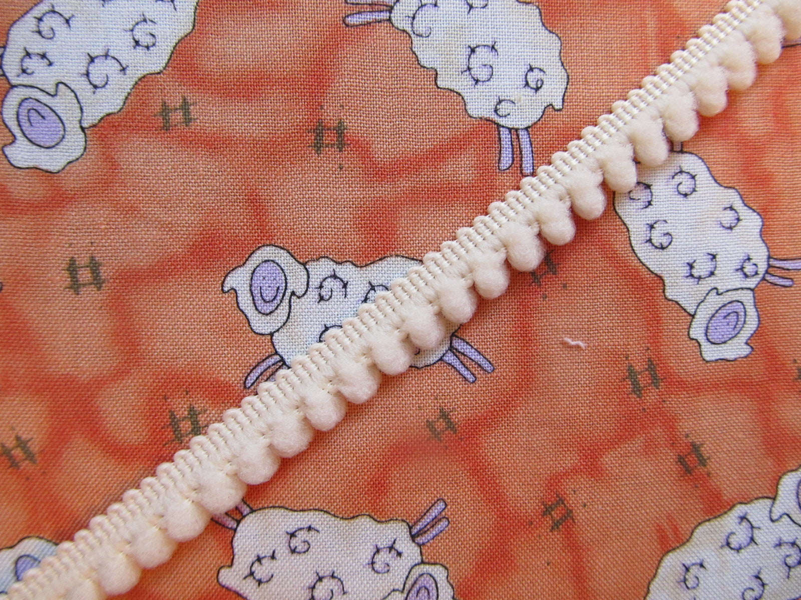 Mini Pom Pom Trim