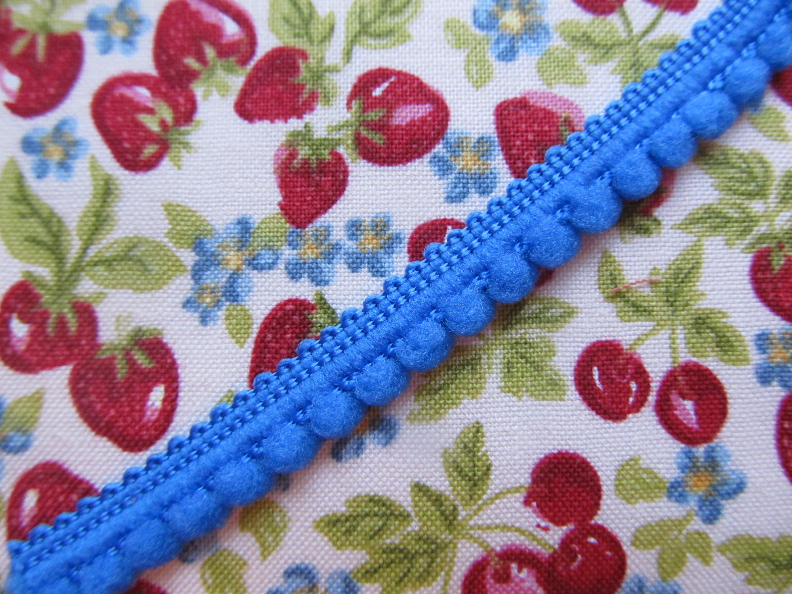 Mini Pom Pom Trim