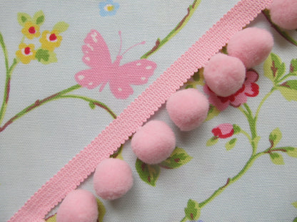 Jumbo Pom Pom Trim