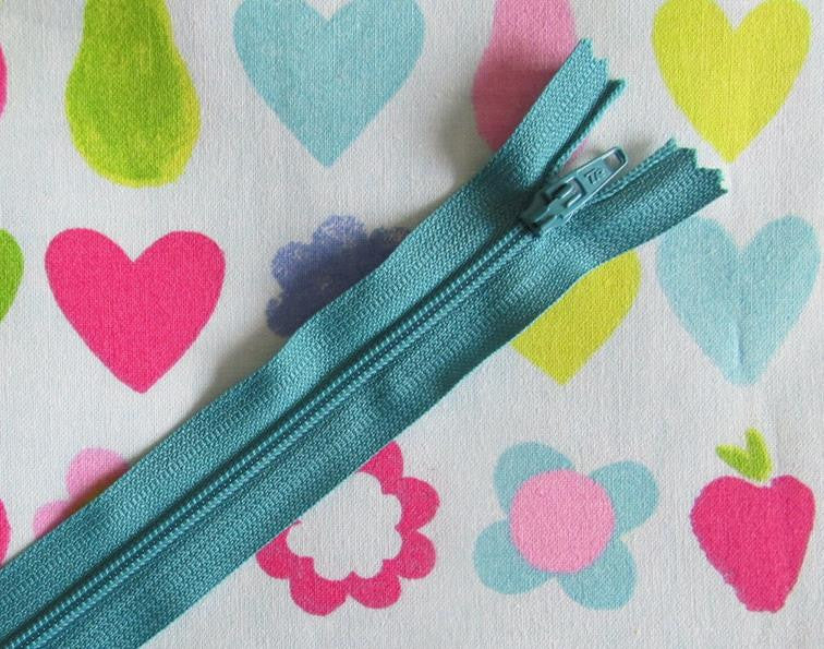 Closed End Zip - 22" (55cm)