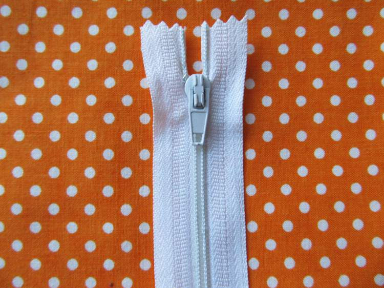 Closed End Zip - 22" (55cm)